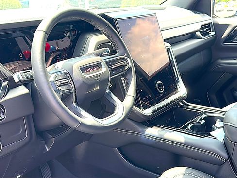 New 2026 GMC Yukon XL Elevation AWD/4WD image 9