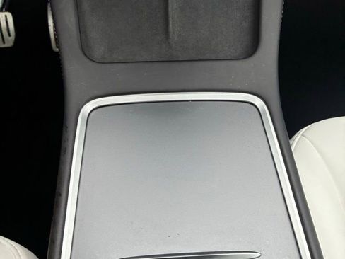 Used 2022 Tesla Model Y Performance image 34