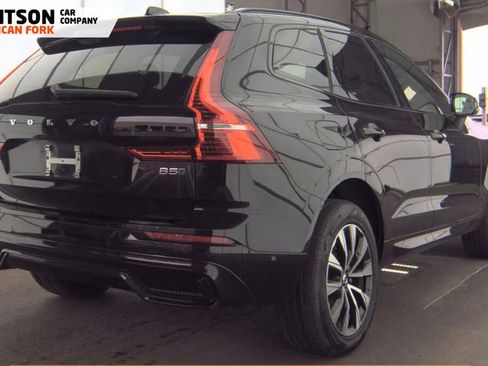 Used 2025 Volvo XC60 B5 Plus AWD/4WD image 4
