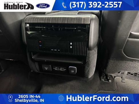 Used 2023 Jeep Wagoneer L Series II AWD/4WD image 27