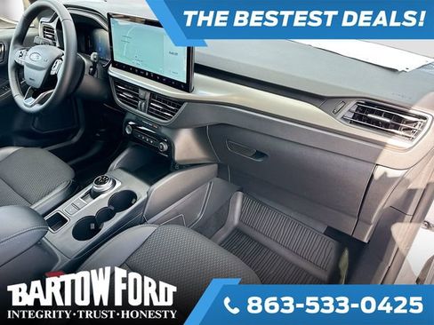 Used 2025 Ford Escape SE image 29