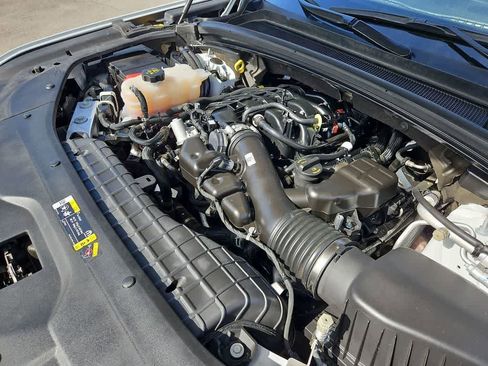 Used 2023 Jeep Grand Cherokee L Limited w/ Black Appearance Package image 15