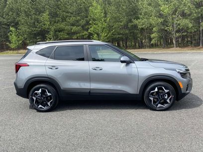 New 2025 Kia Seltos EX w/ EX Sunroof Package