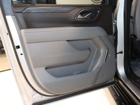 Used 2023 GMC Yukon XL SLT w/ SLT Premium Package AWD/4WD image 64