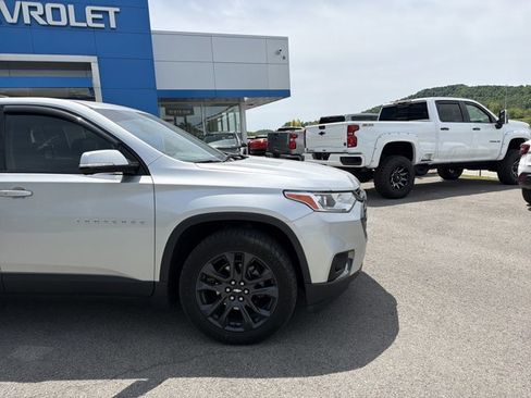 Used 2020 Chevrolet Traverse RS w/ LPO, Floor Liner Package AWD/4WD image 2
