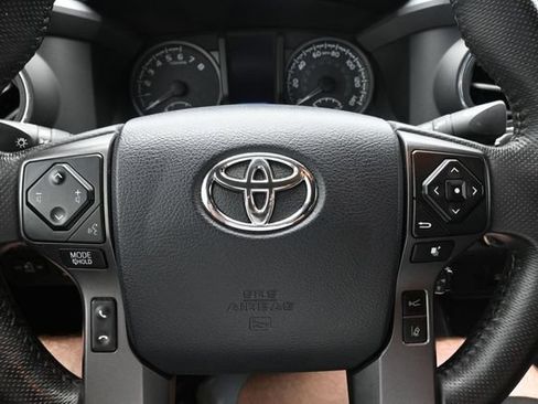 Used 2018 Toyota Tacoma TRD Off-Road AWD/4WD image 36