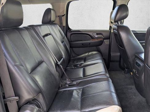Used 2013 Chevrolet Suburban LT RWD image 20