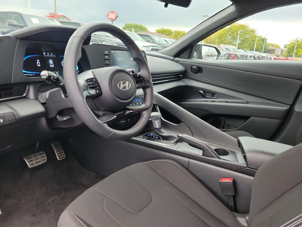 Used 2026 Hyundai Elantra Sport FWD image 21