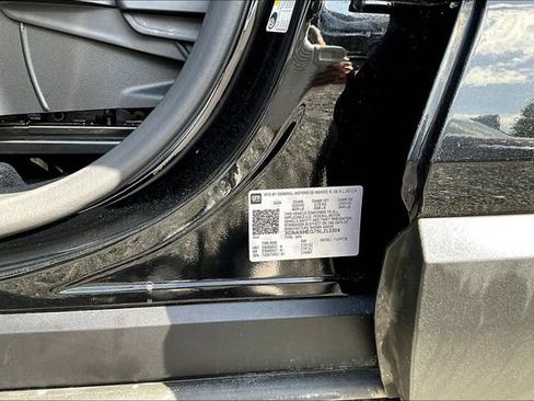 Used 2025 Chevrolet Equinox LT image 19