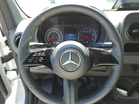 Used 2026 Mercedes-Benz Sprinter 2500 image 19