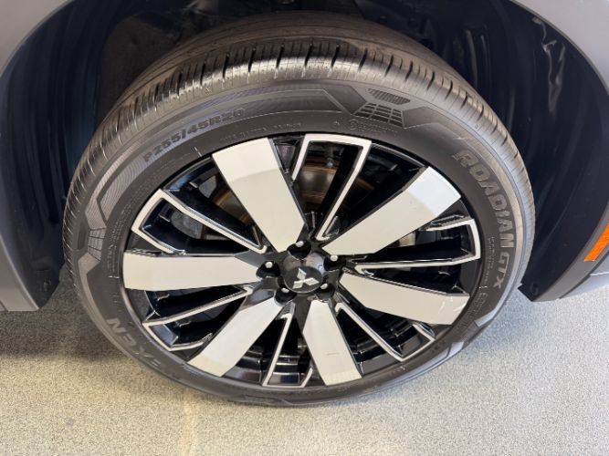 Used 2025 Mitsubishi Outlander SE FWD image 9