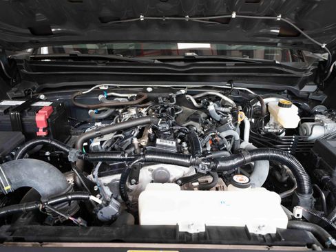 Used 2024 Toyota Tacoma SR5 AWD/4WD image 30