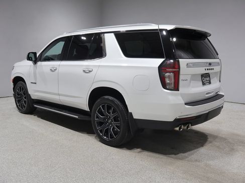 Used 2024 Chevrolet Tahoe Premier AWD/4WD image 4