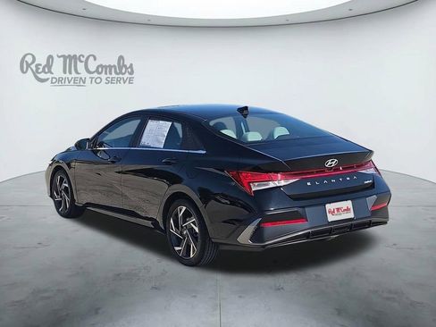 Used 2025 Hyundai Elantra Limited FWD image 3