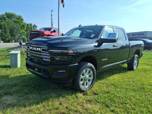 New 2026 RAM 2500 Laramie AWD/4WD image 3
