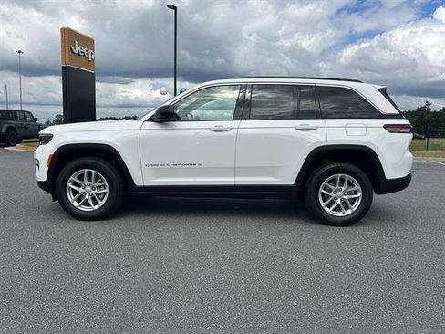 New 2025 Jeep Grand Cherokee Laredo X image 5