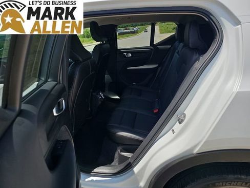 Used 2023 Volvo XC40 B4 Ultimate FWD image 25