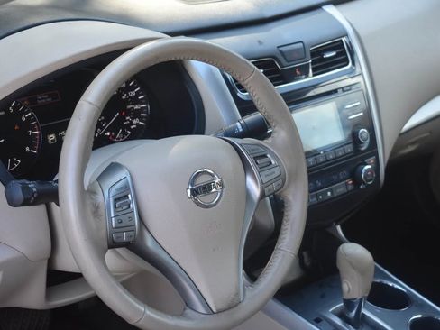Used 2015 Nissan Altima 2.5 SV image 12