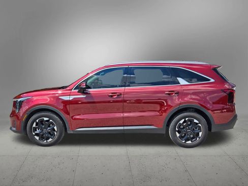Certified 2025 Kia Sorento S w/ Panoramic Sunroof Package image 2