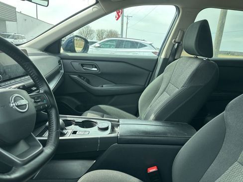 Used 2025 Nissan Rogue SV image 6