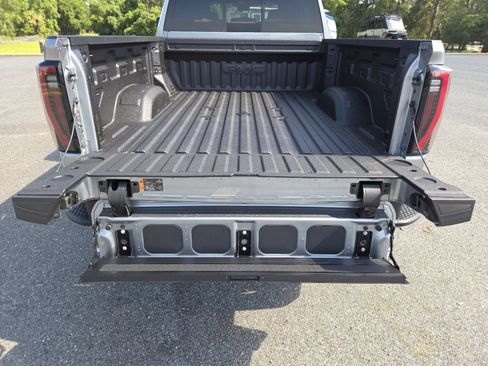 New 2026 GMC Sierra 2500 AT4 w/ AT4 Premium Plus Package AWD/4WD image 23