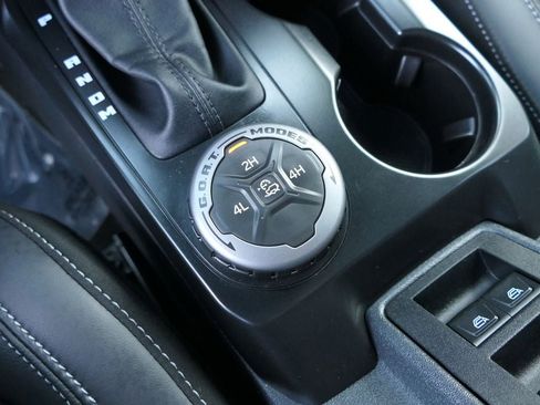 Used 2025 Ford Bronco Outer Banks image 23