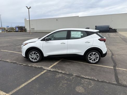 New 2027 Chevrolet Bolt LT w/ Comfort Package FWD image 8