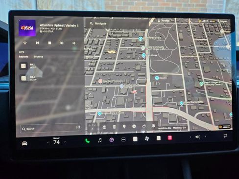 Used 2022 Tesla Model X image 39