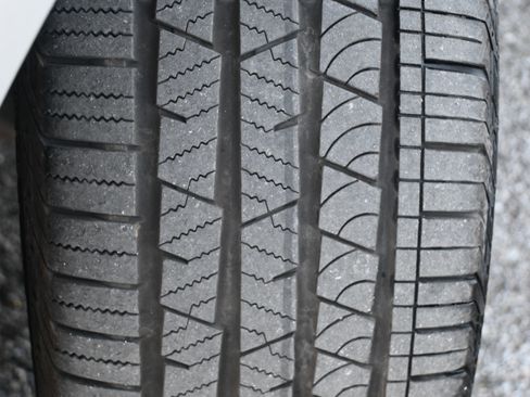 Used 2025 Volvo XC60 B5 Plus image 26