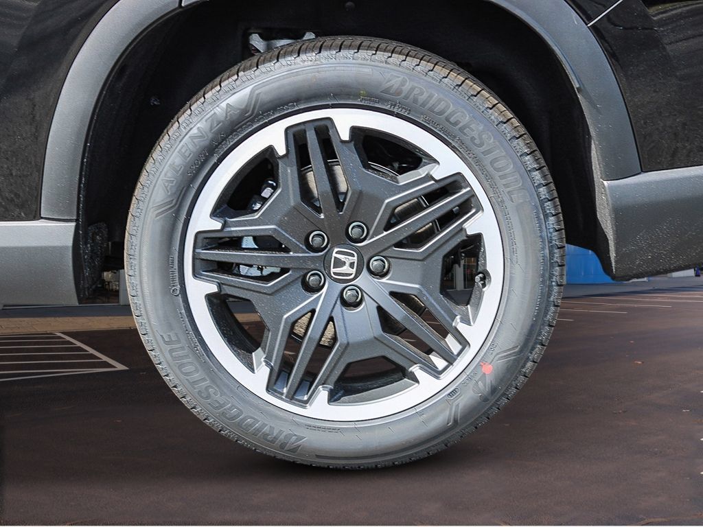 New 2026 Honda Pilot Touring image 7
