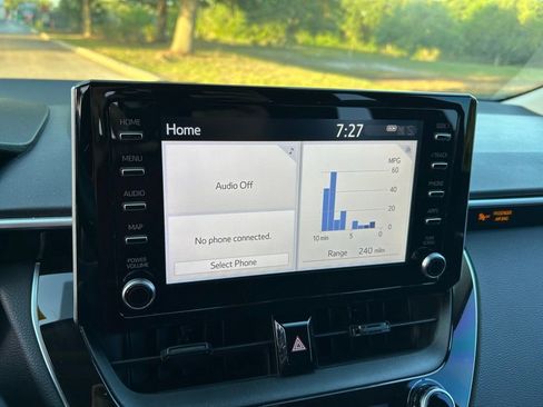 Used 2020 Toyota Corolla LE image 23