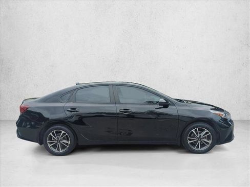 Used 2023 Kia Forte LXS FWD image 4