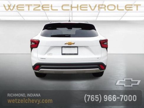 New 2026 Chevrolet Trax LT FWD image 4
