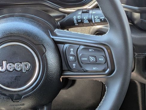 Used 2025 Jeep Wrangler Unlimited Rubicon image 23