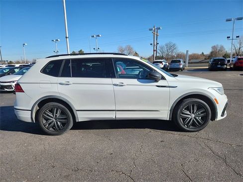 Certified 2022 Volkswagen Tiguan SE R-Line image 2