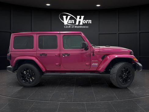 Used 2021 Jeep Wrangler Unlimited Sahara w/ Cold Weather Group AWD/4WD image 8