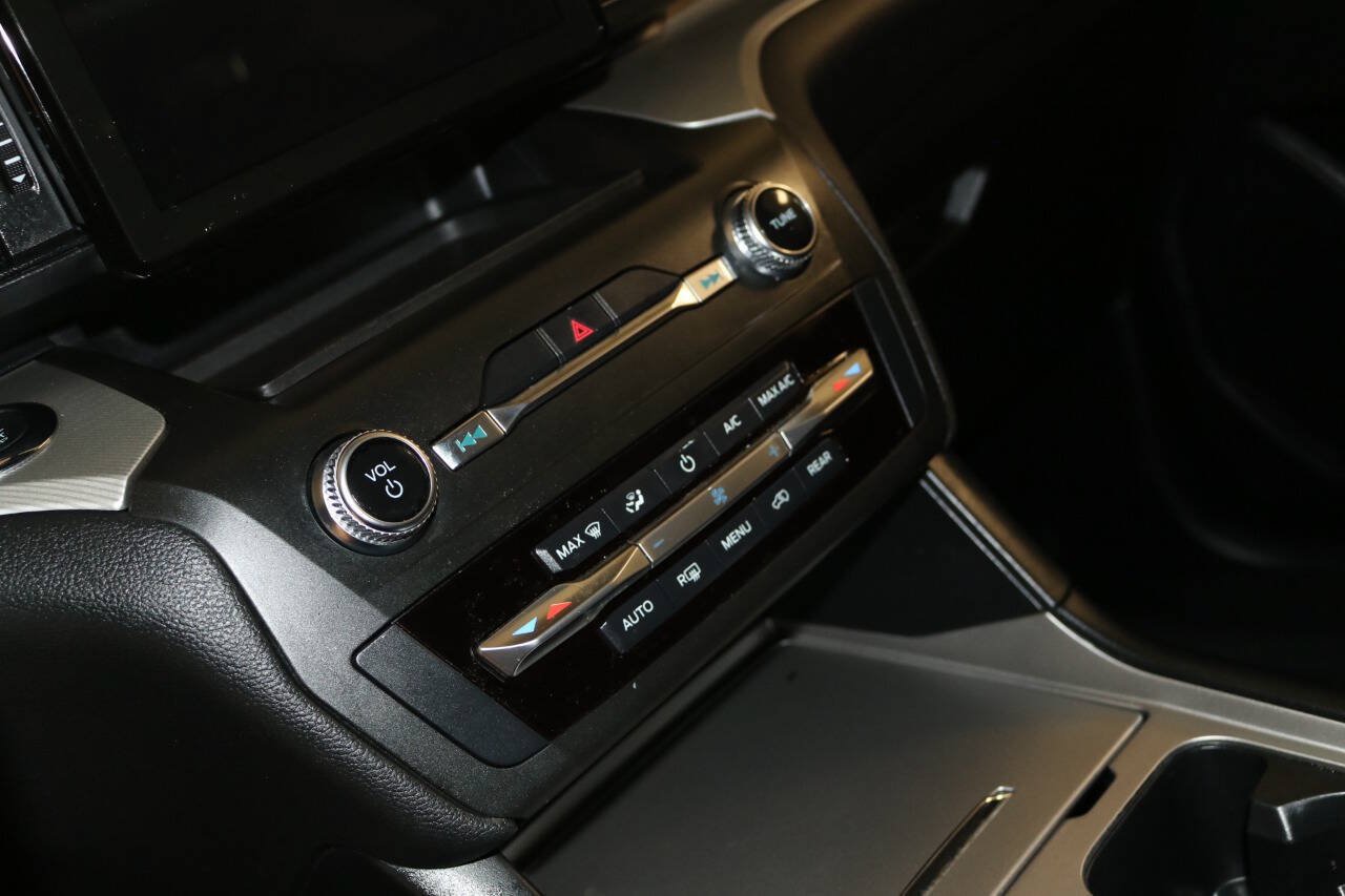 Used 2020 Ford Explorer XLT RWD image 61
