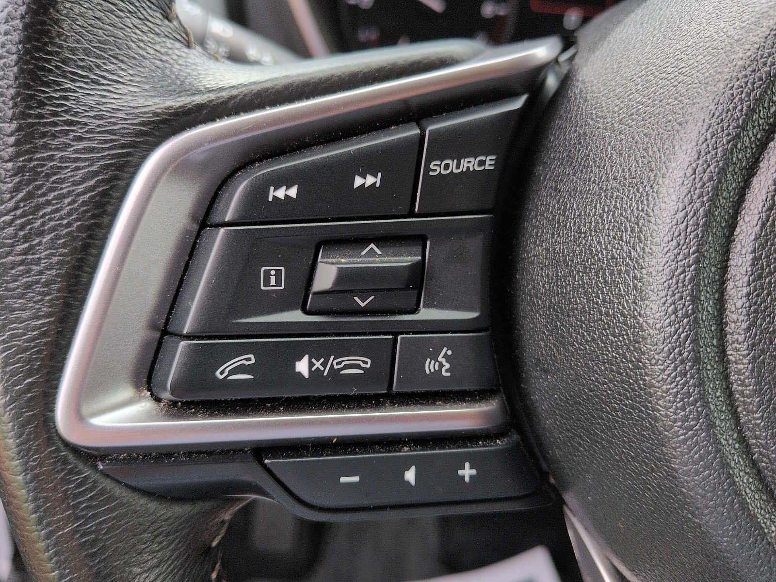 Used 2025 Subaru Ascent Premium AWD/4WD image 17