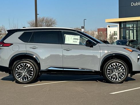 New 2026 Nissan Rogue Platinum w/ Tech Package AWD/4WD image 3