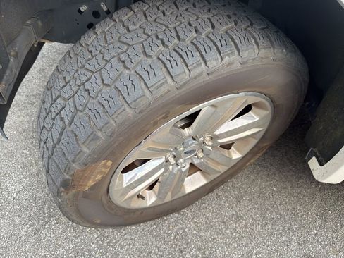 Used 2018 Ford F150 Lariat image 13