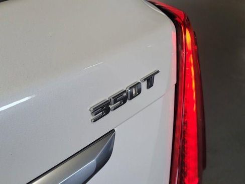 Certified 2023 Cadillac XT5 Luxury FWD image 8