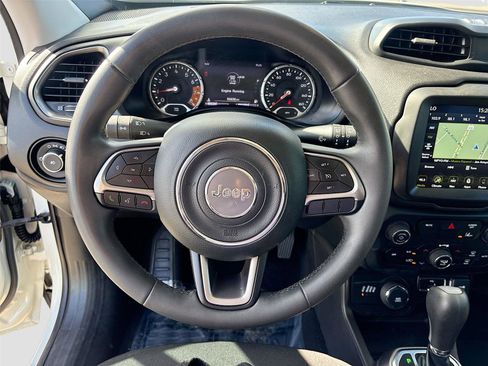 Used 2022 Jeep Renegade Latitude w/ Sun/Sound Group image 11