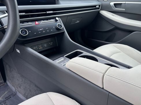 Used 2025 Hyundai Sonata SEL FWD image 41
