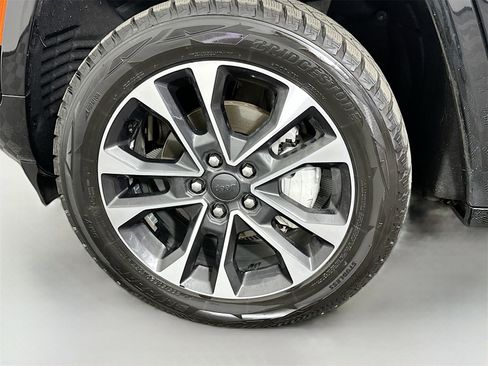 Used 2022 Jeep Grand Cherokee Overland w/ Luxury Tech Group IV image 33