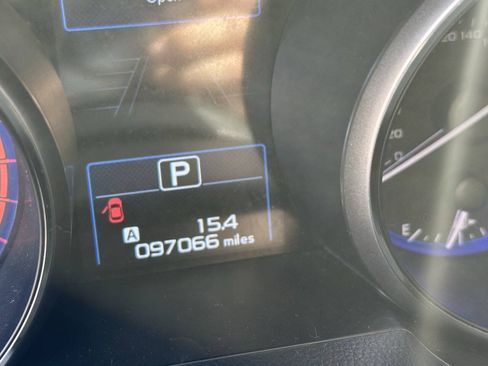 Used 2018 Subaru Outback 3.6R Limited AWD/4WD image 15