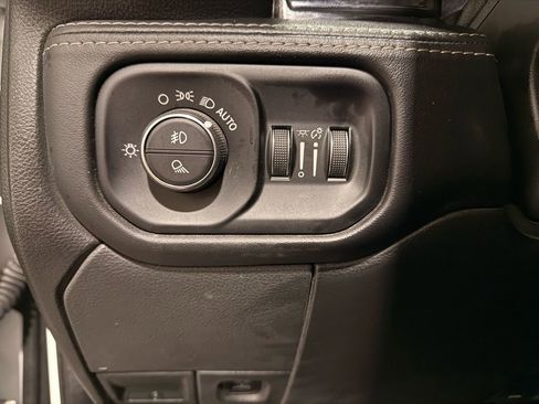 Used 2022 RAM 2500 Limited w/ Towing Technology Group image 16