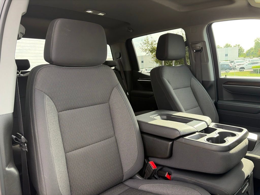 Used 2025 Chevrolet Silverado 1500 LT AWD/4WD image 26
