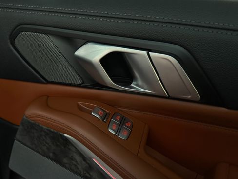 Used 2022 BMW X7 M50i image 78