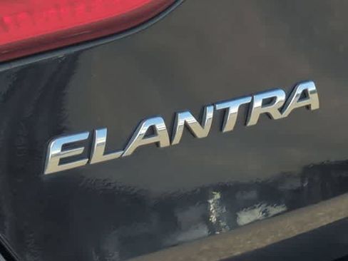 Used 2015 Hyundai Elantra GT FWD image 13