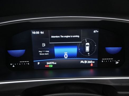 Used 2023 Volkswagen Tiguan SE w/ Panoramic Sunroof Package image 18